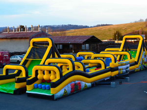 OC Nisa zve na rodinnou akci s unikátní nafukovací dráhou