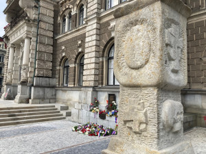 Nároží liberecké radnice zdobí nově morový sloup, do města se vrátil po 56 letech