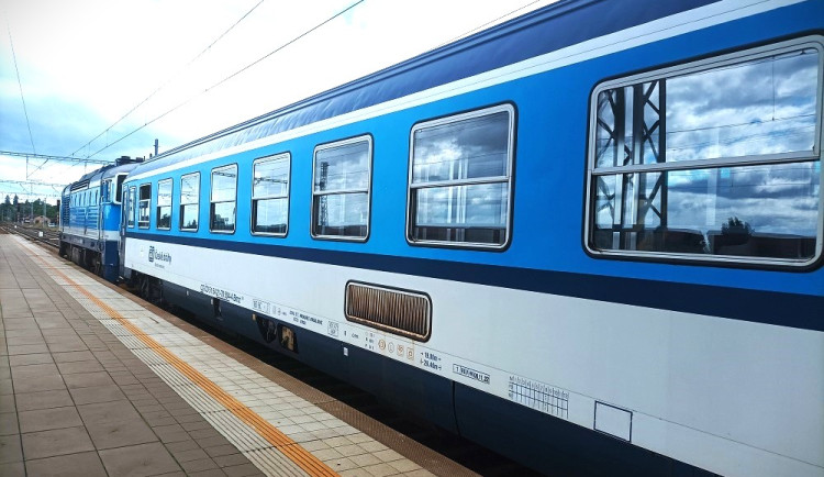 Mezi Policí a Broumovem nepojedou vlaky. Čeká je skoro dvouměsíční výluka
