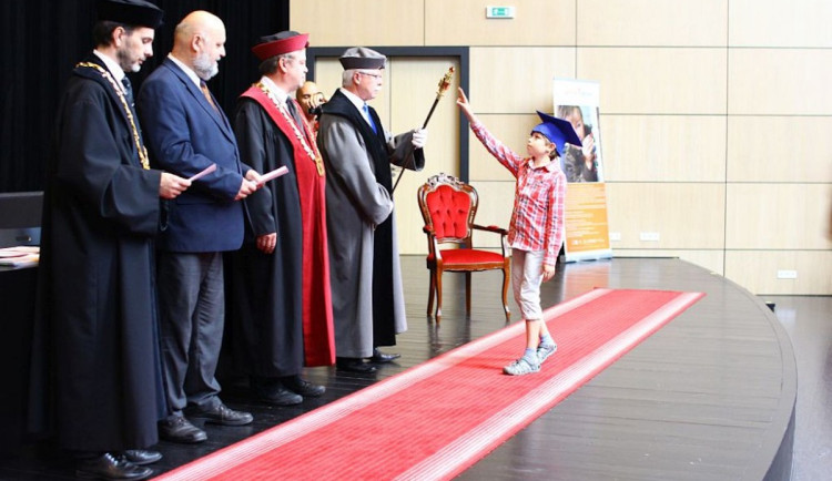 Liberecký kraj znovu podpoří půl milionem korun kurzy Dětské univerzity