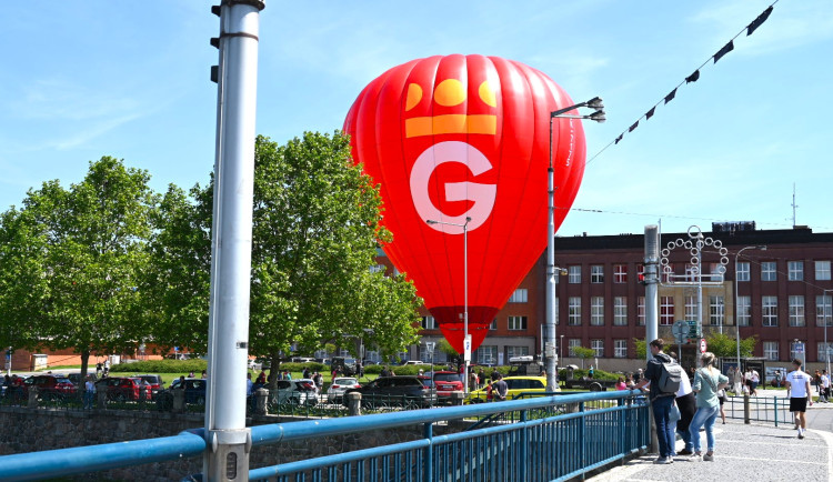 800 let Hradce, 80 balónů na obloze: největší fiesta u nás míří do města