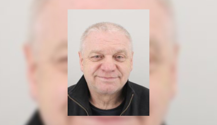 Senior se vyhýbá nástupu do vězení, soud na něj vydal zatykač