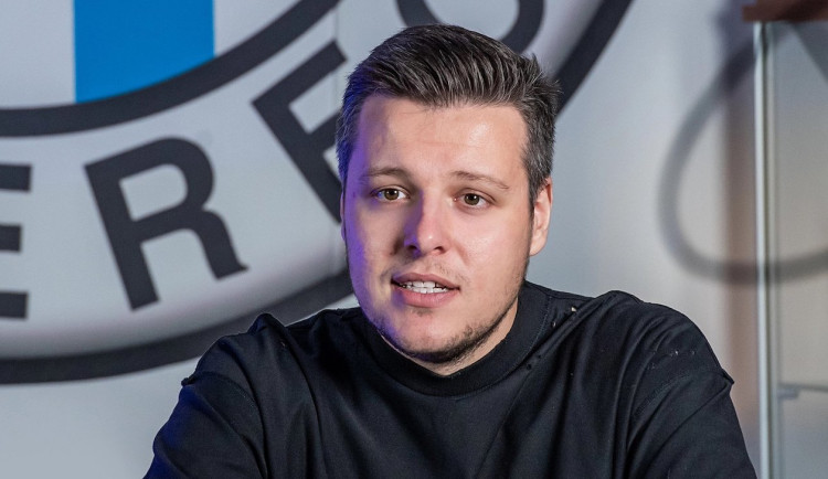 Extrémní krok, komentuje odebrání akreditací Kania. Ukázka slabosti, říká