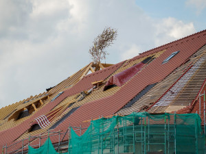 Rekonstrukce Kounicova domu pokračuje. Hotový je nový krov