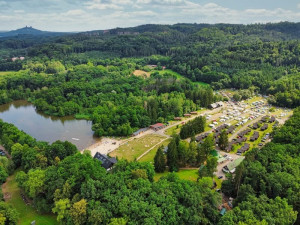 Vítězem ankety Kemp roku 2025 se stal Autocamp Sedmihorky v Českém ráji