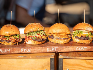Burger Street Festival u Géčka: desítky burgerů a zábavná Fun zóna