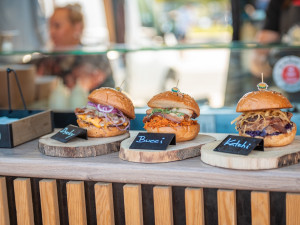 Burger Street Festival u Géčka: desítky burgerů a zábavná Fun zóna