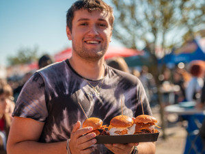 Burger Street Festival u Géčka: desítky burgerů a zábavná Fun zóna