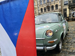 Stejně jako před 60 lety. V Liberci startovala Rallye Vltava, nechyběl ani tehdejší vítěz