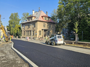 Rekonstruovaná silnice z Mníšku do Oldřichova v Hájích se otevře v říjnu