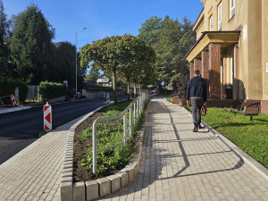 Rekonstruovaná silnice z Mníšku do Oldřichova v Hájích se otevře v říjnu