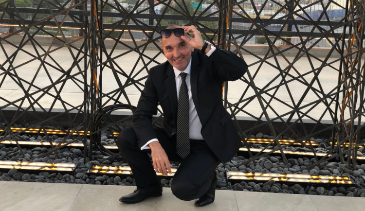 Jedeme na motor Německa a zavíráme dveře k Číně, říká lídr hnutí SMS