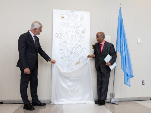 Česko věnovalo do sídla OSN v New Yorku skleněnou instalaci z Českolipska