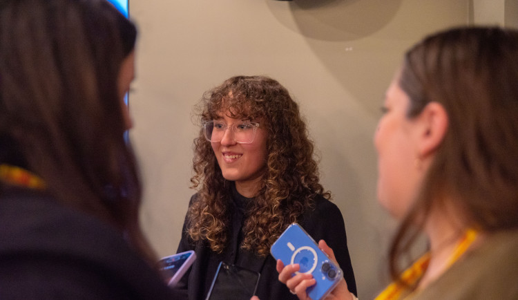 Nejmladší poslankyně bude studentka z Prahy. Do Sněmovny ji vykroužkovali
