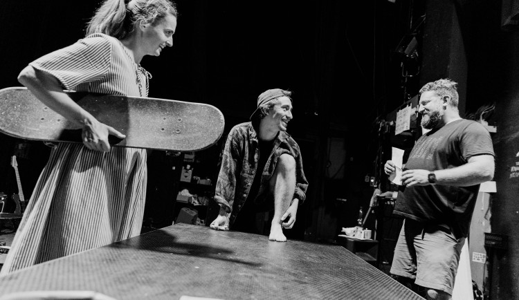 Nová sezóna v Divadle Drak začíná premiérou inscenace Škola Hron