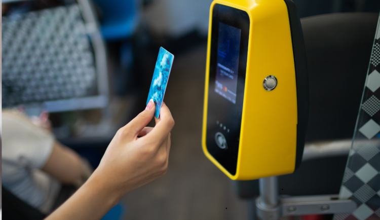 ANKETA: Jak funguje odbavovací systém hradeckém MHD? Průzkum tvrdí, že dobře