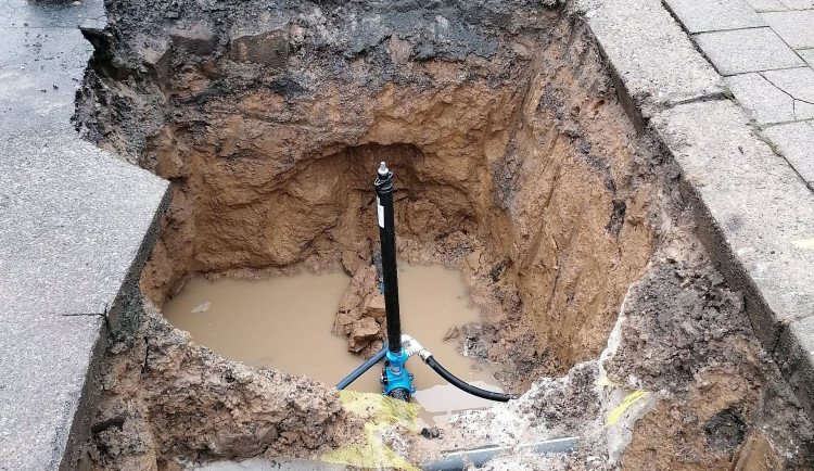 Mrazivé počasí může poškodit vodovodní přípojky. Pozor hlavně na chatách