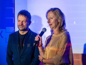 Kinaři ocenili v Novém Boru hvězdy českého filmu. Cenu si tam převzali Mádl či Pavelka