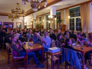 Kinaři ocenili v Novém Boru hvězdy českého filmu. Cenu si tam převzali Mádl či Pavelka