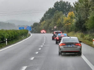 Policie opět využila ke kontrolám řidičů svůj autobus, pomohl odhalit 29 přestupků
