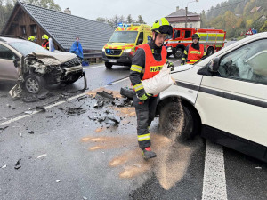Při nehodě v Lukášovské ulici museli hasiči z auta vyprostit jednoho z cestujících