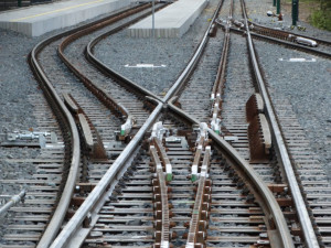 Zkouška opravované zubačky. Na trať vyjela lokomotiva, testovala výhybky