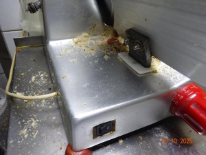 Inspektoři zavřeli kvůli špíně a hmyzu restauraci Myslivecké Zátiší v Raspenavě