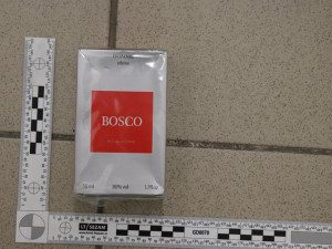 Fake parfémy, hodinky či nože. Senior v Lípě za ně dal 7 tisíc, bál se o své zdraví