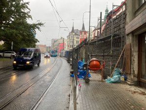 Omezení kvůli opravě schodiště u libereckého zámku potrvá až do konce listopadu