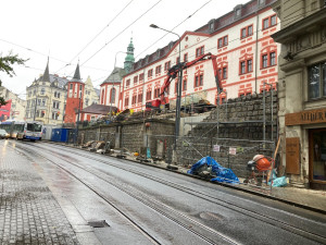 Omezení kvůli opravě schodiště u libereckého zámku potrvá až do konce listopadu