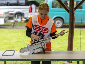Frýdlantský park hostí soutěž středoškolských týmů Jizerský dřevorubec