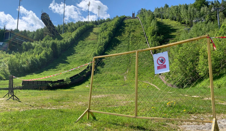 Ilustrační foto skokanských můstků v Harrachově.