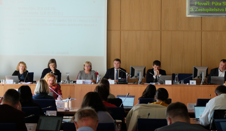 Snímek z jednání zastupitelstva Libereckého kraje v úterý 21. října 2025.