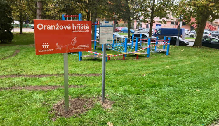 V Náchodě bylo otevřeno nové Oranžové hřiště pro děti a mládež