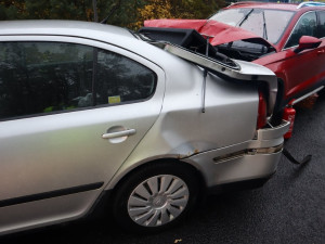 Déšť a špatně nasazené pneu. Kombinace, která mohla skončit fatálně