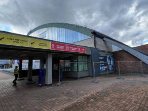 Kolem Svijanské Arény jsou instalovány ochranné ploty, zatím je v provozu