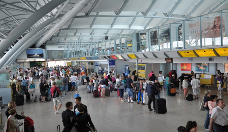 Z Brna letos vyletělo do světa přes 660 tisíc lidí. Nabídka destinací byla nejširší v historii