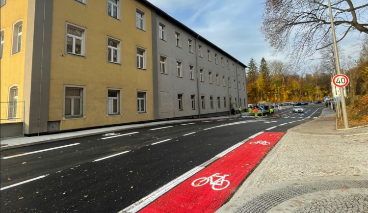 Silnice v Nové Pastýřské je otevřená, měla by odvést část dopravy z centra