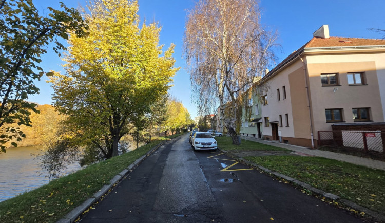 Přerov zavede v dalších ulicích třicítku a přednost zprava. Po dokončení oprav U Rybníka