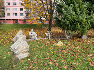 Město nechalo opravit Sluneční hodiny v Ruprechticích. Na obnově se podílel i autor