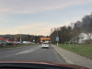 Na rychlostce u Chrastavy hořel autobus, zhruba 30 cestujících vystoupilo včas