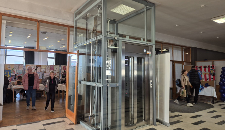 V Orlové dokončili opravu parkoviště, stavbu cyklostezky i modernizaci Kulturního domu