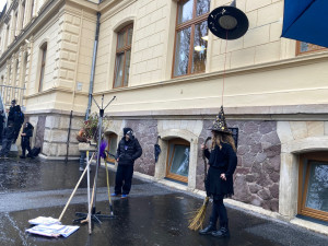Liberec má mluvící Magický klobouk. Připomenout má autora Malé čarodějnice