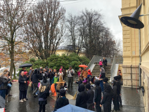 Liberec má mluvící Magický klobouk. Připomenout má autora Malé čarodějnice