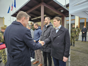 Záchrana života nebo služba pacientům. Hejtman vyznamenal zdravotníky, hasiče i civilisty