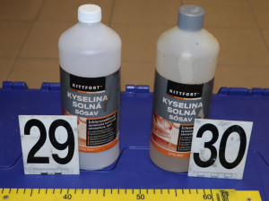 Liberecký TOXI tým rozbil síť výrobců pervitinu, kriminalisté zadrželi sedm lidí