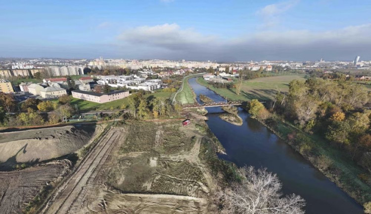 Hráze, koryta, zeleň. První etapa protipovodňové ochrany jihu Olomouce je hotová