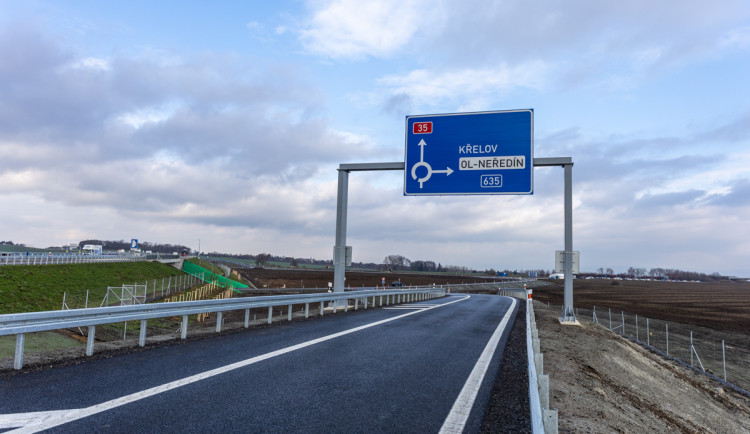 VIDEO, FOTO: Zásadní část D35 u Olomouce se otevírá, odstraní letitou bolístku