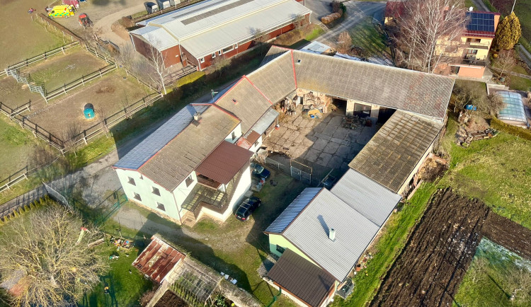 Ženu vážně zranil kůň, do ostravské fakultní nemocnice letěla vrtulníkem