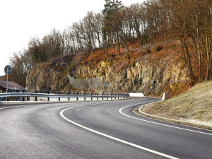 Obnova silnice u Benešova u Semil je hotová. Šlo o jeden z největších silničních projektů kraje